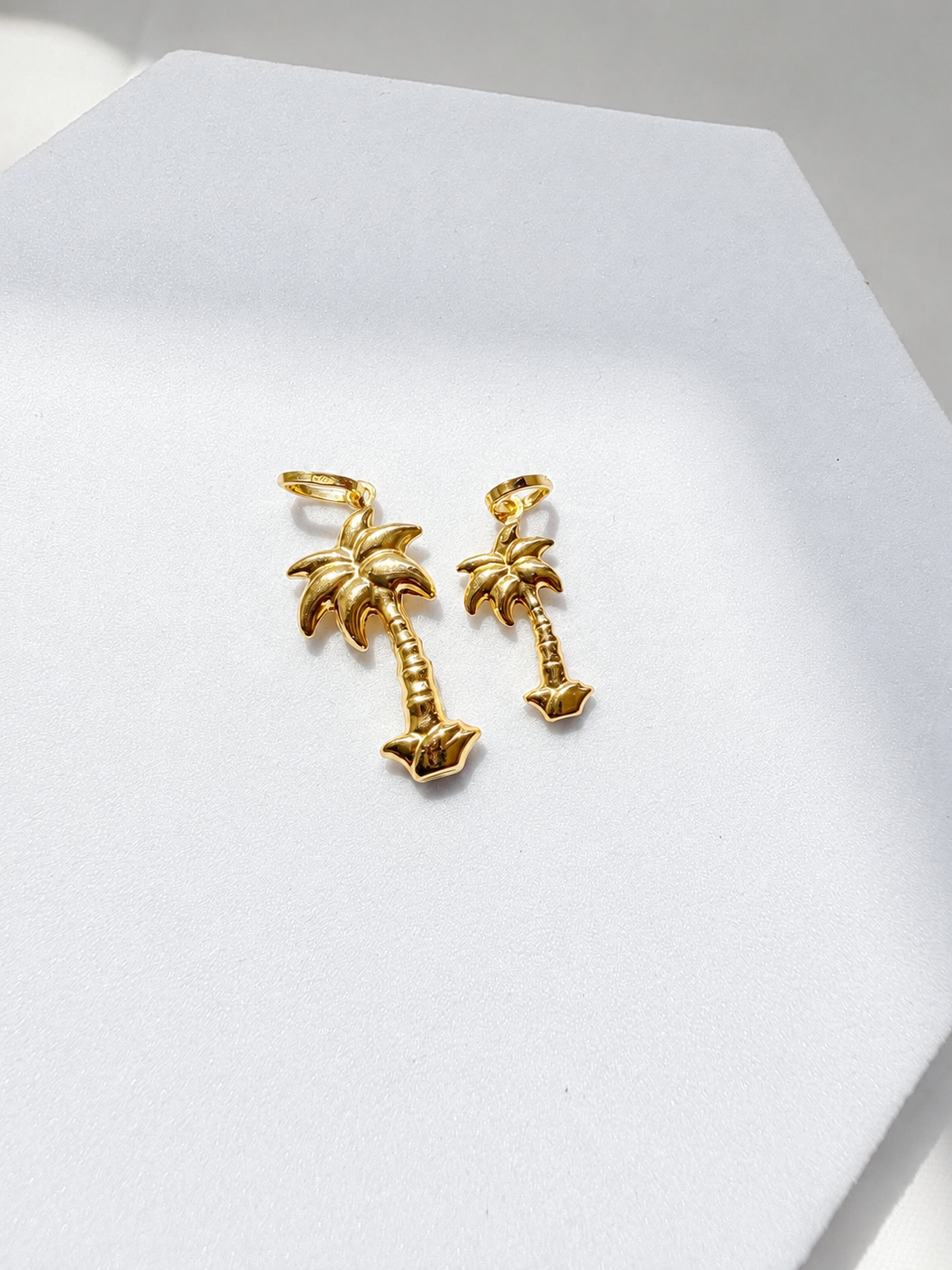 18K Solid Gold Palm Tree Pendant