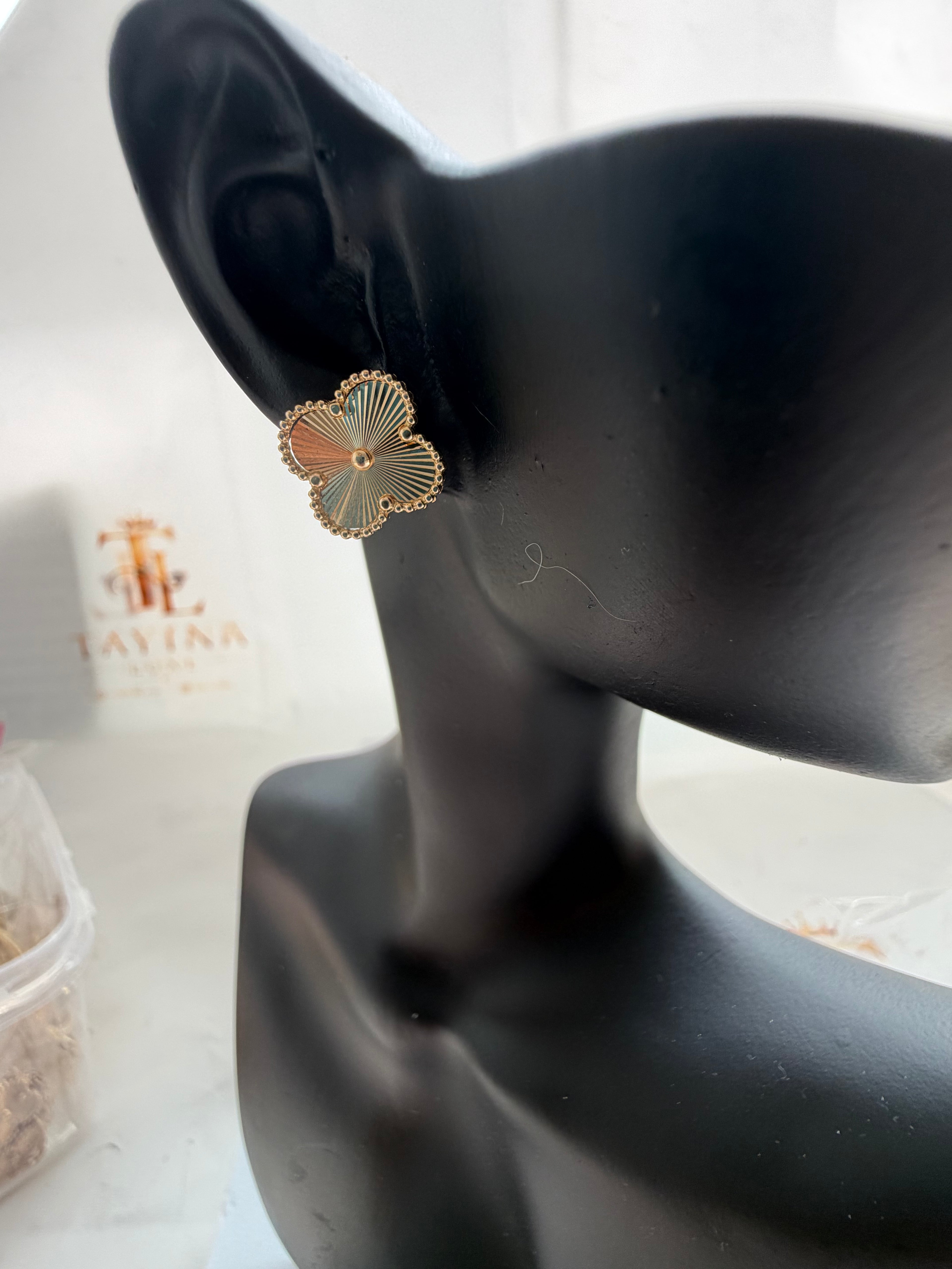 18K solid gold clover stud earrings