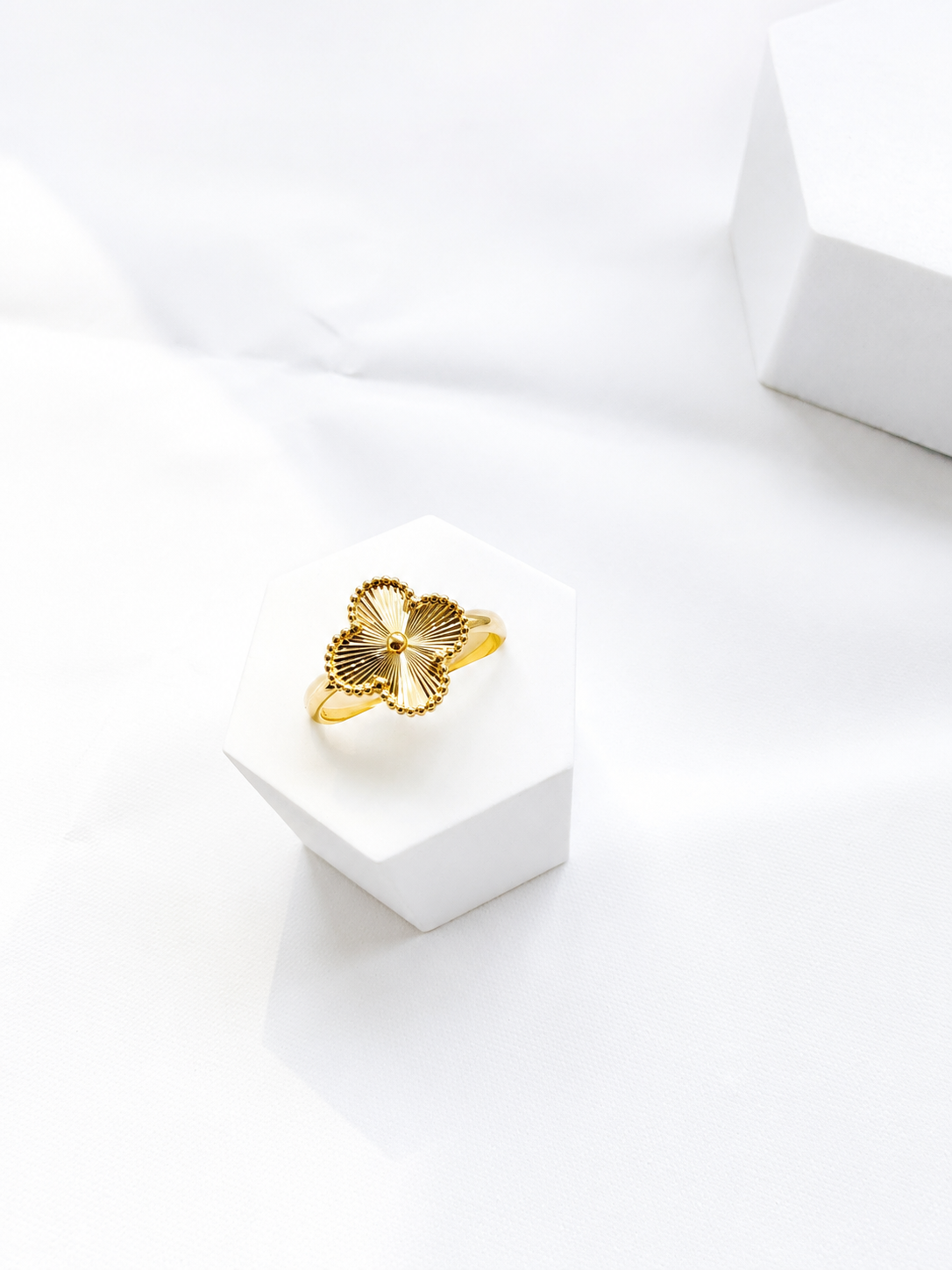 18K Solid Gold Clover Ring