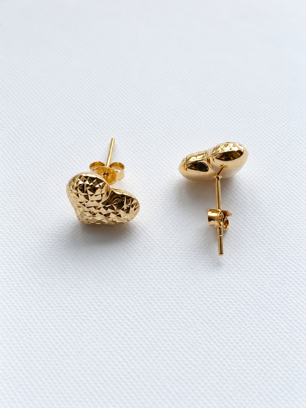 18K Solid Gold Diamond-Cut Heart Stud Earrings
