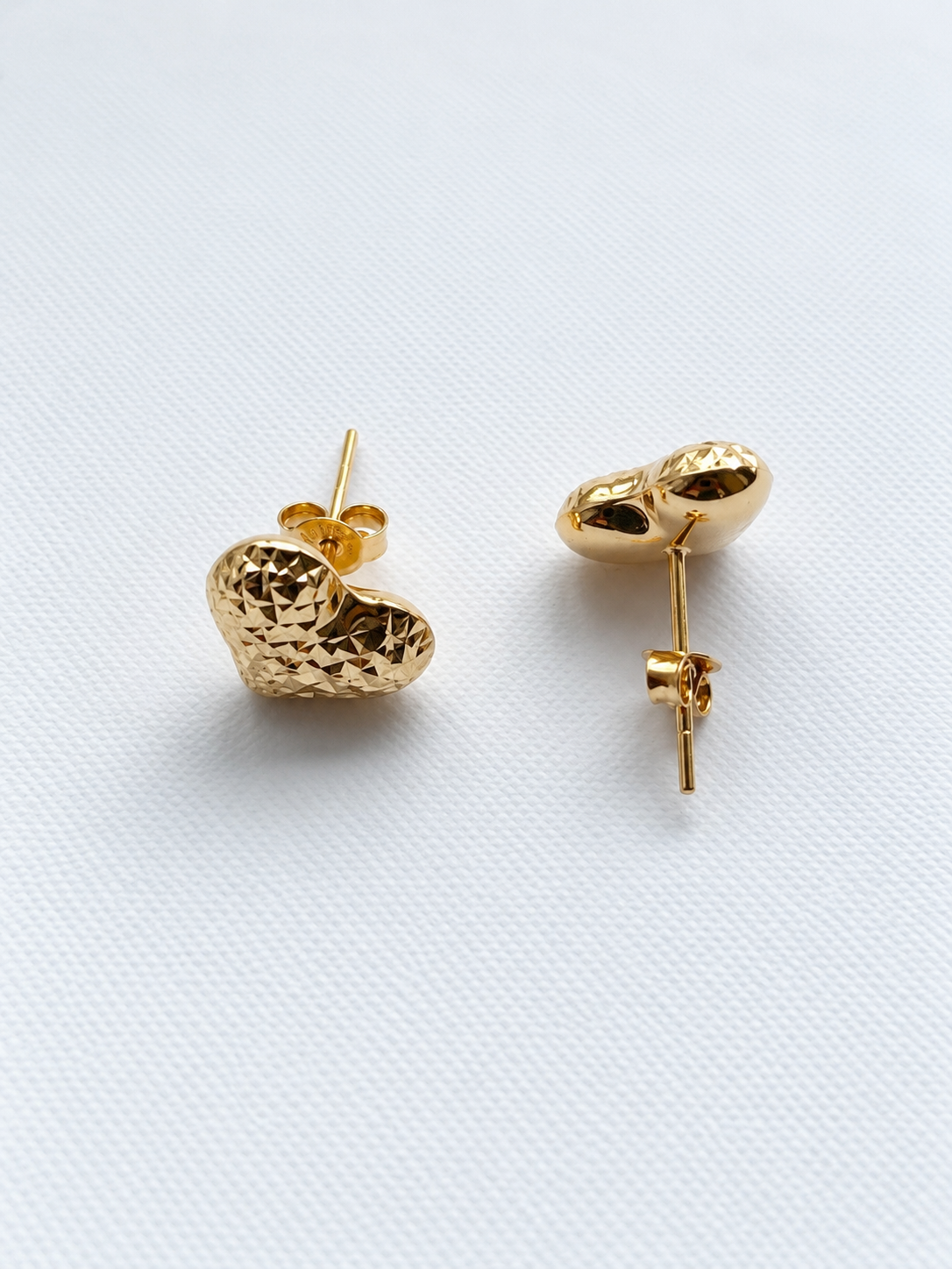 18K Solid Gold Diamond-Cut Heart Stud Earrings