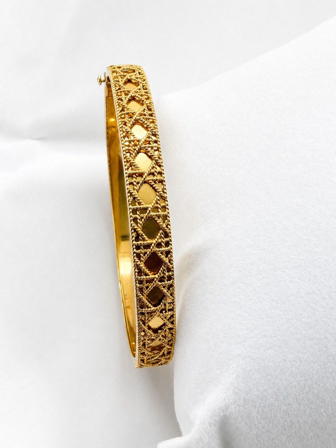 18K Solid Gold Filigree Bangle