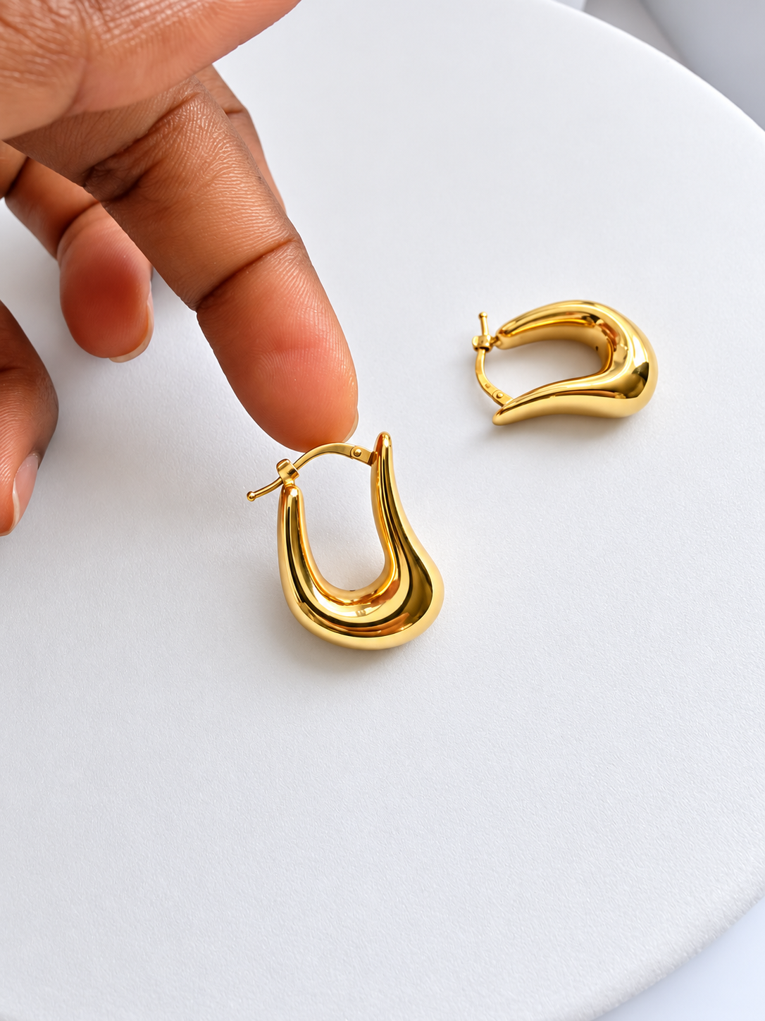 18K Solid Gold U-Shaped Earrings