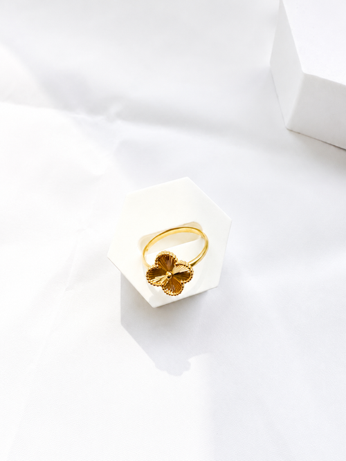18K Solid Gold Clover Ring