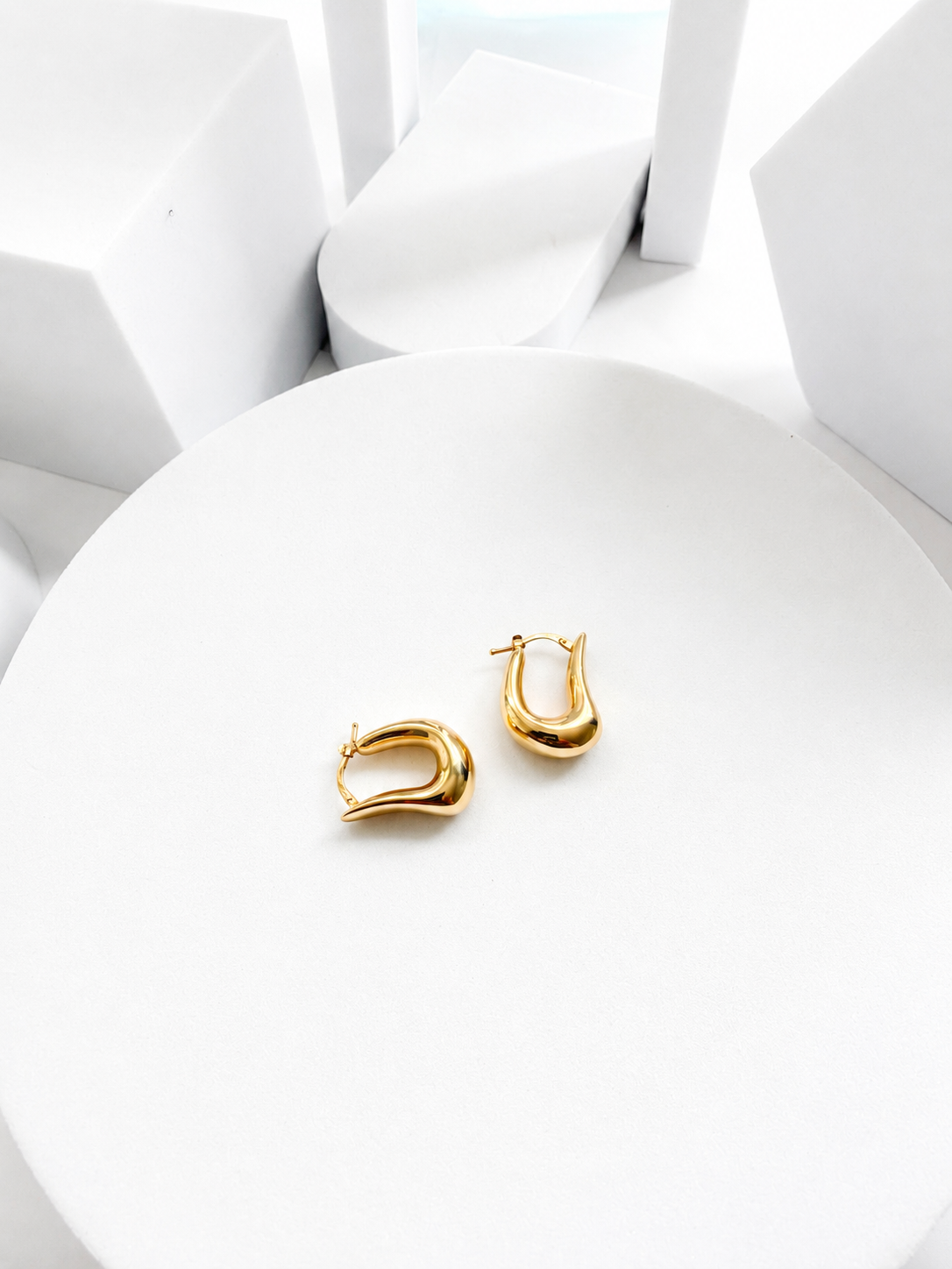 18K Solid Gold U-Shaped Earrings
