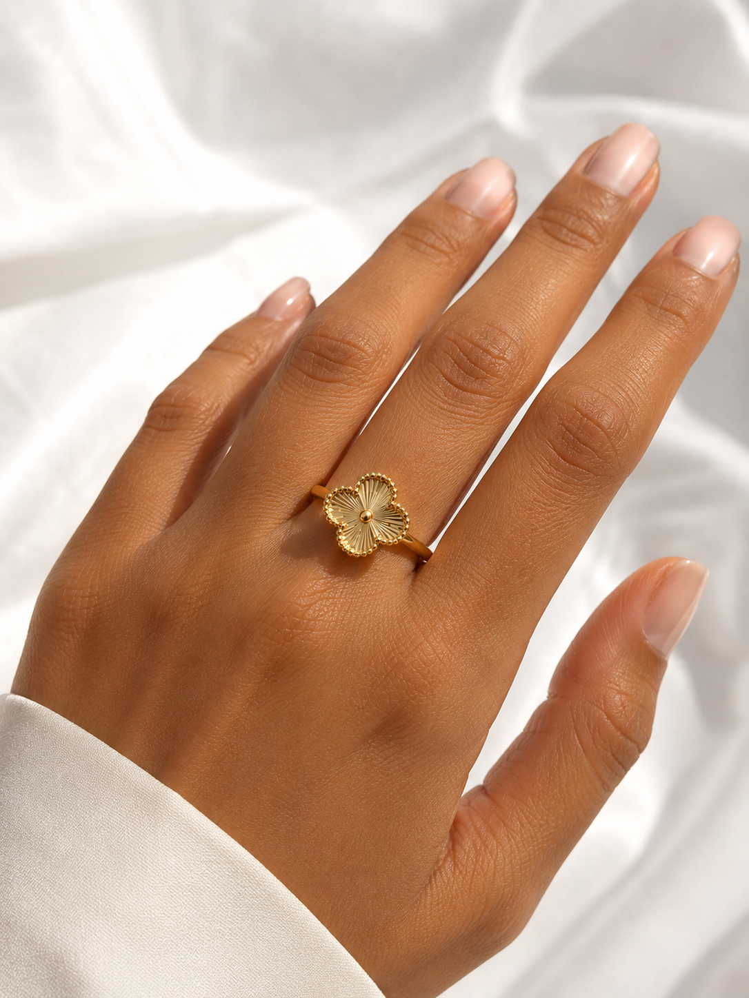 18K Solid Gold Clover Ring