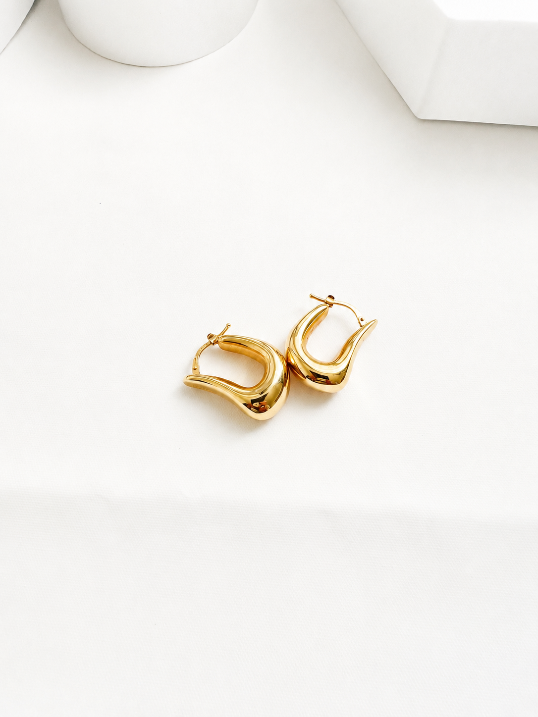 18K Solid Gold U-Shaped Earrings
