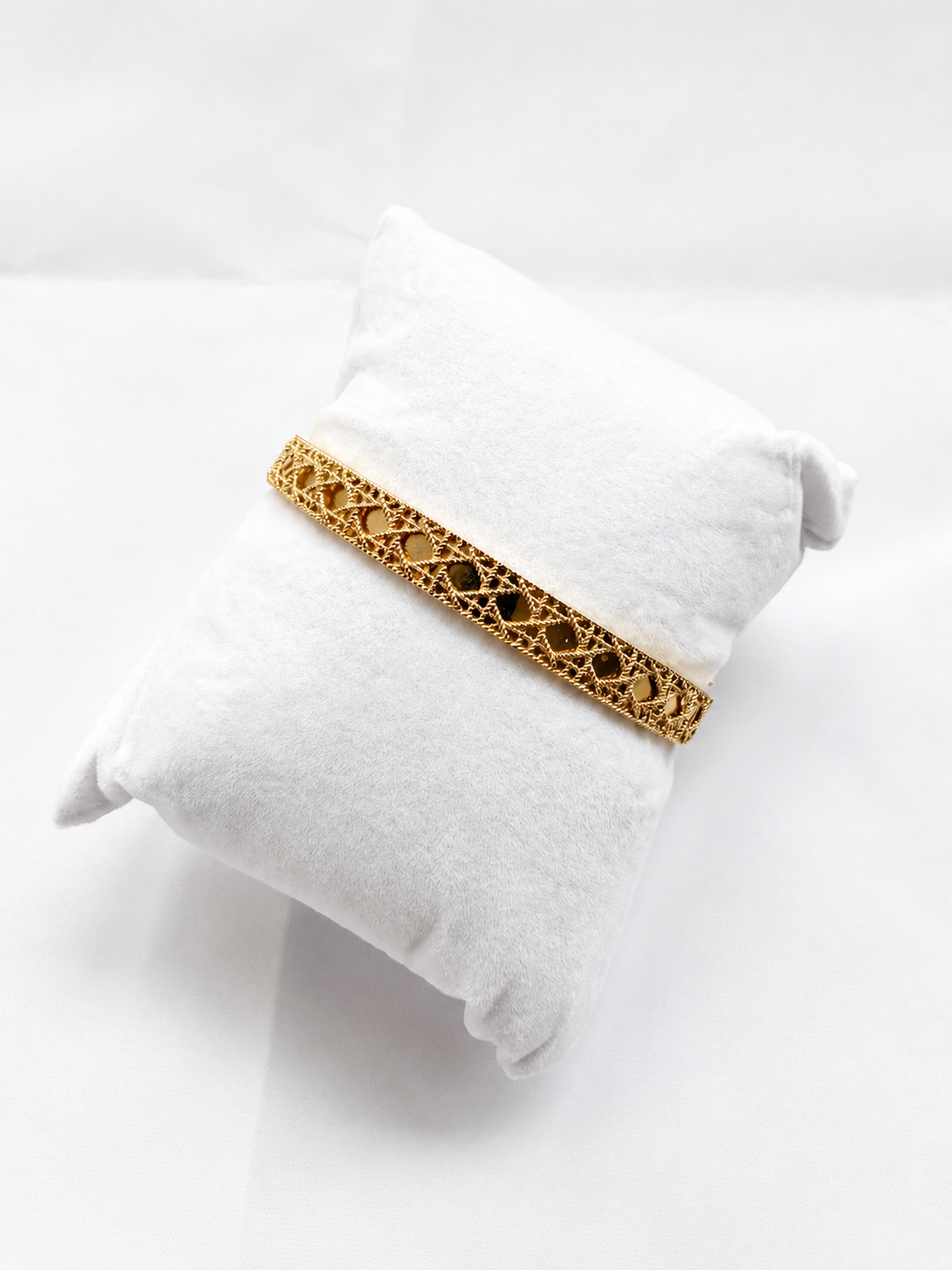 18K Solid Gold Filigree Bangle