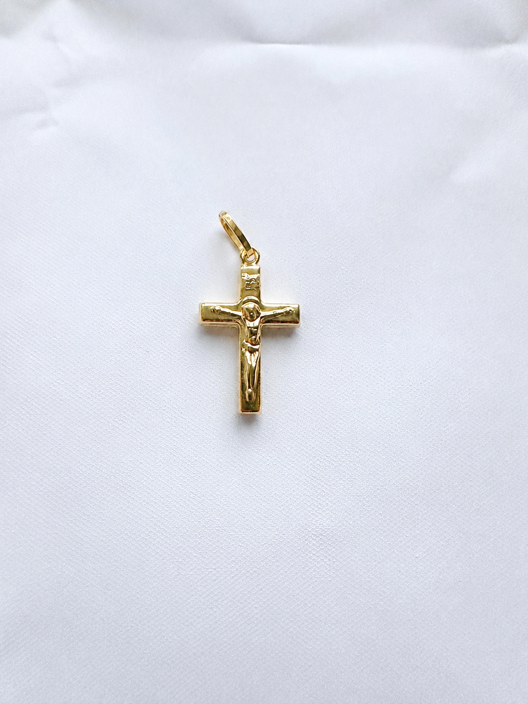 18K Solid Gold Crucifix Pendant