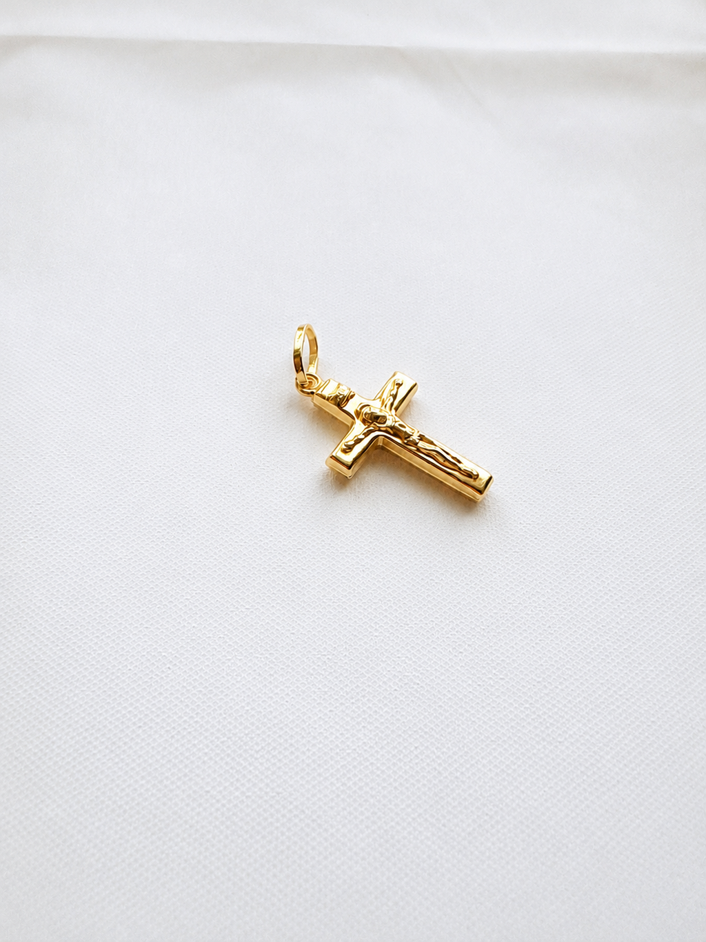 18K Solid Gold Crucifix Pendant