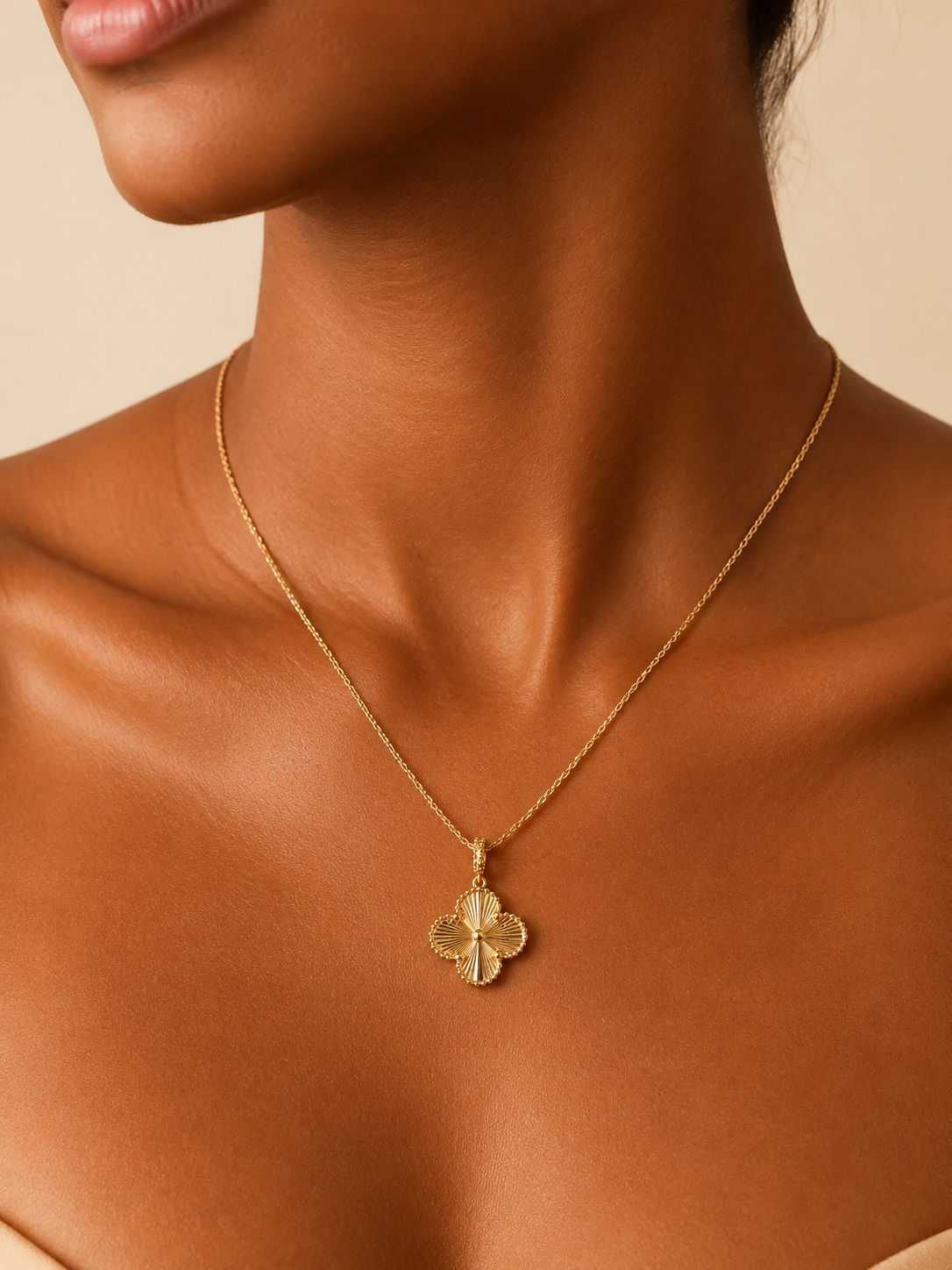 18K Solid Gold Clover Pendant