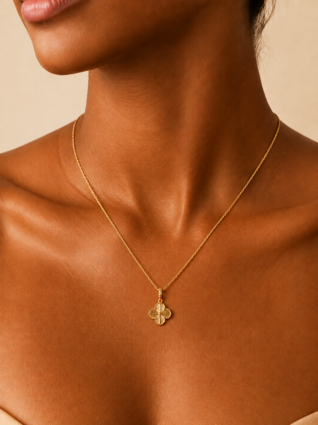 18K Solid Gold Clover Pendant