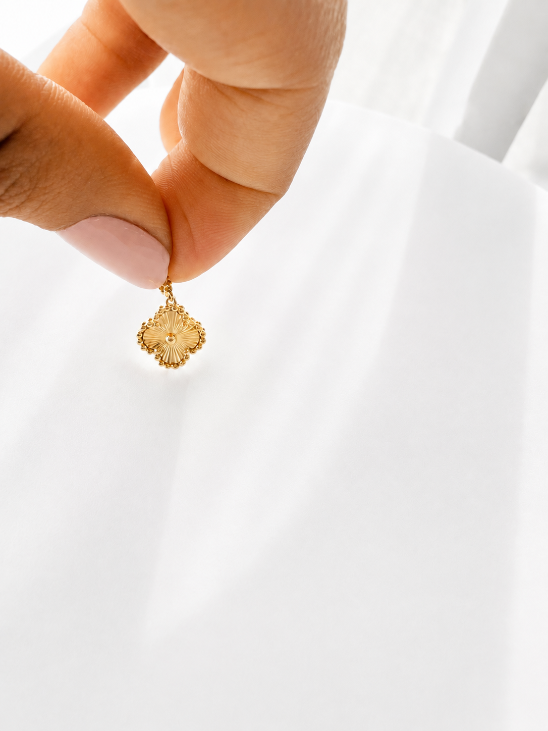 18K Solid Gold Clover Pendant