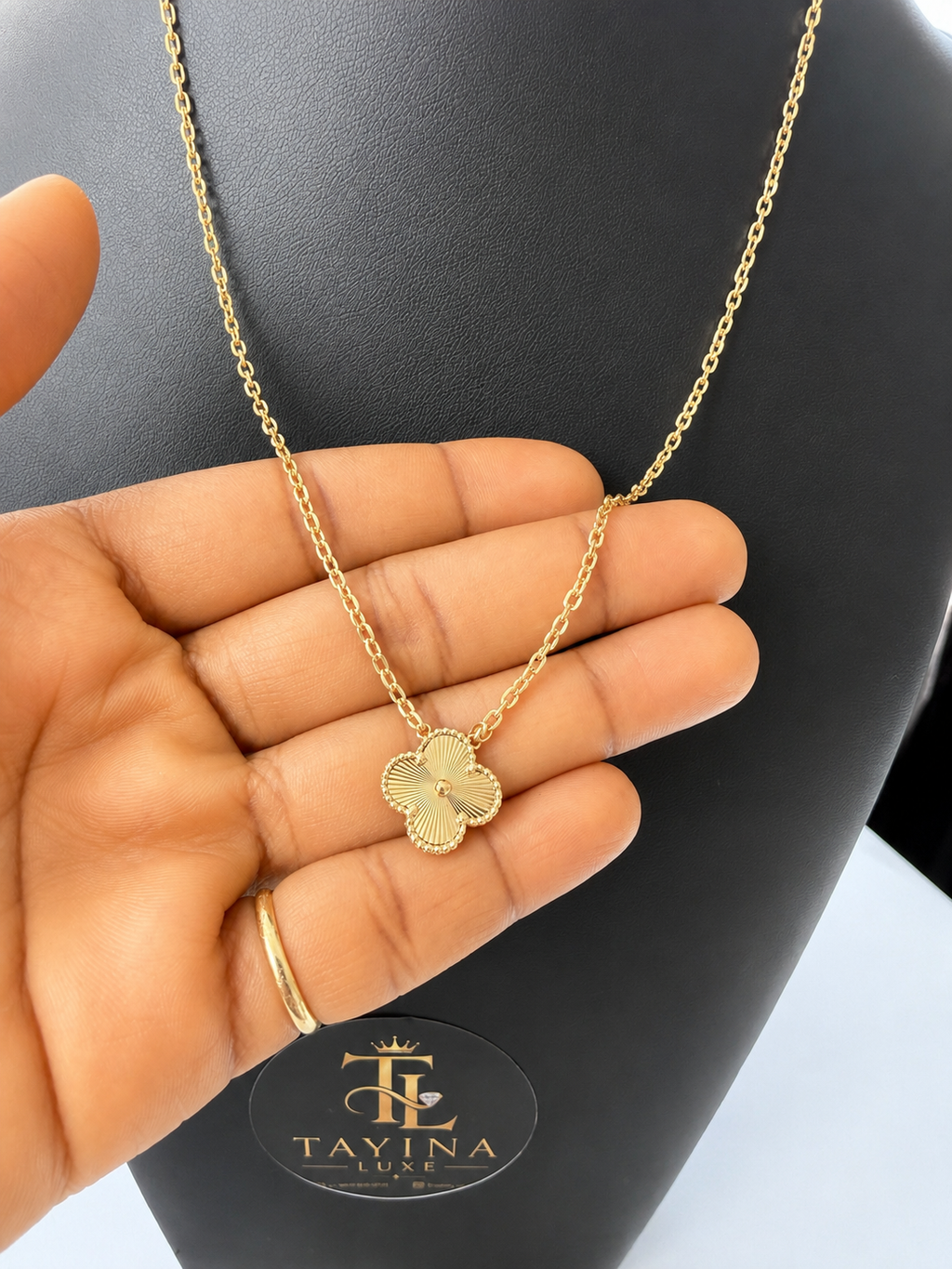 18K Gold Clover Pendant Necklace