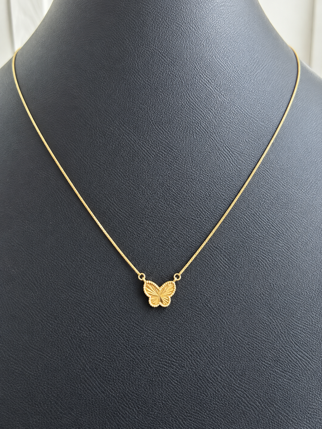 18K Solid Gold Diamond-Cut Butterfly Necklace