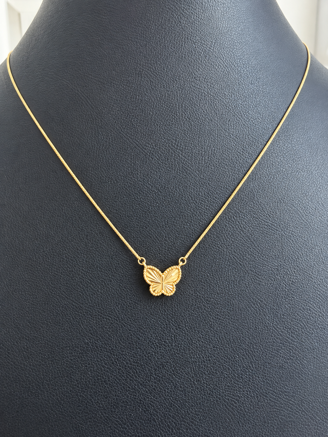 18K Solid Gold Diamond-Cut Butterfly Necklace