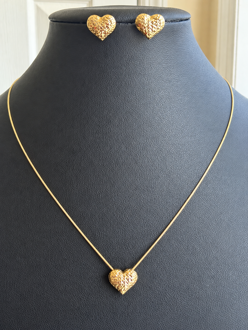 18K Solid Gold Diamond-Cut Heart Jewelry Set