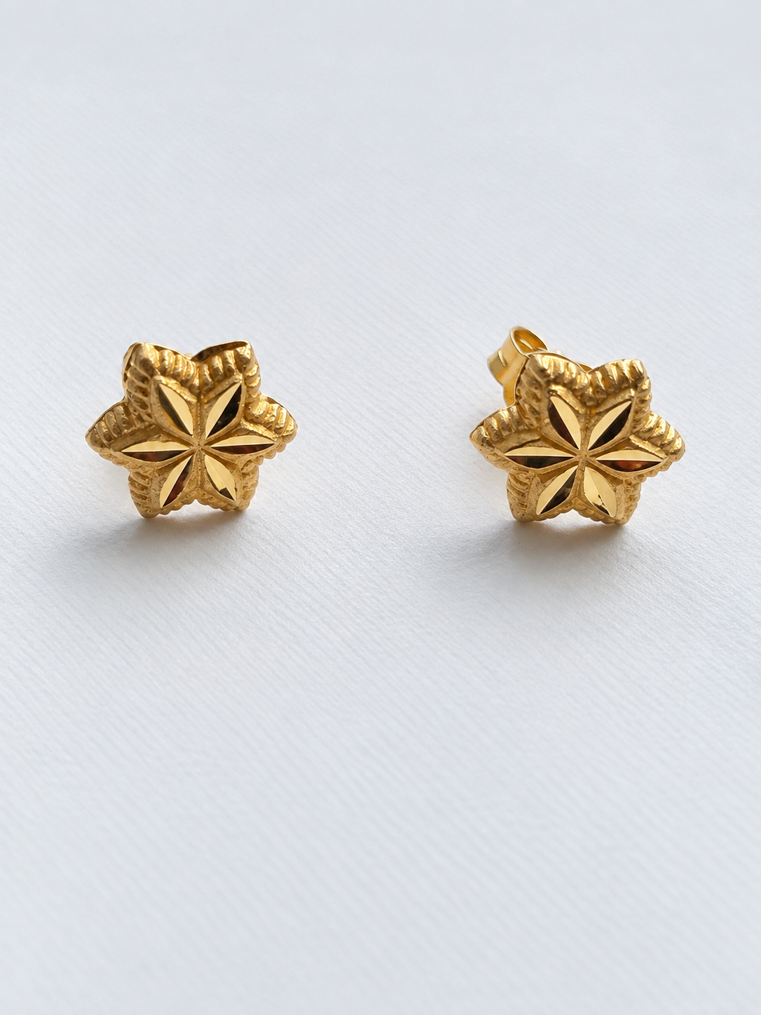 21K Solid Gold Star Diamond-Cut Stud Earrings