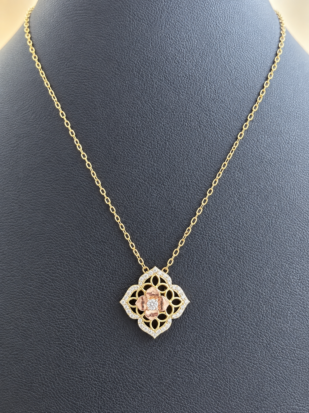 18K Solid Gold Dainty Floral Filigree Pendant Necklace
