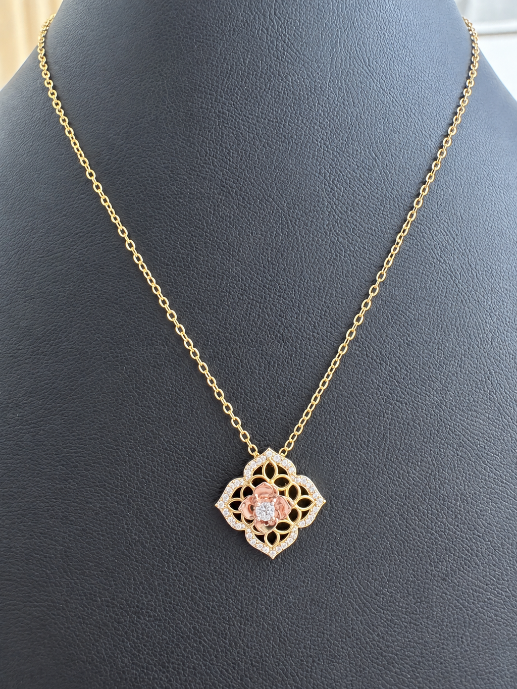 18K Solid Gold Dainty Floral Filigree Pendant Necklace