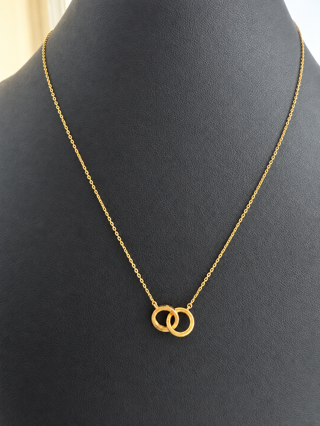 18K Solid Gold Interlocking Double Circle Necklace
