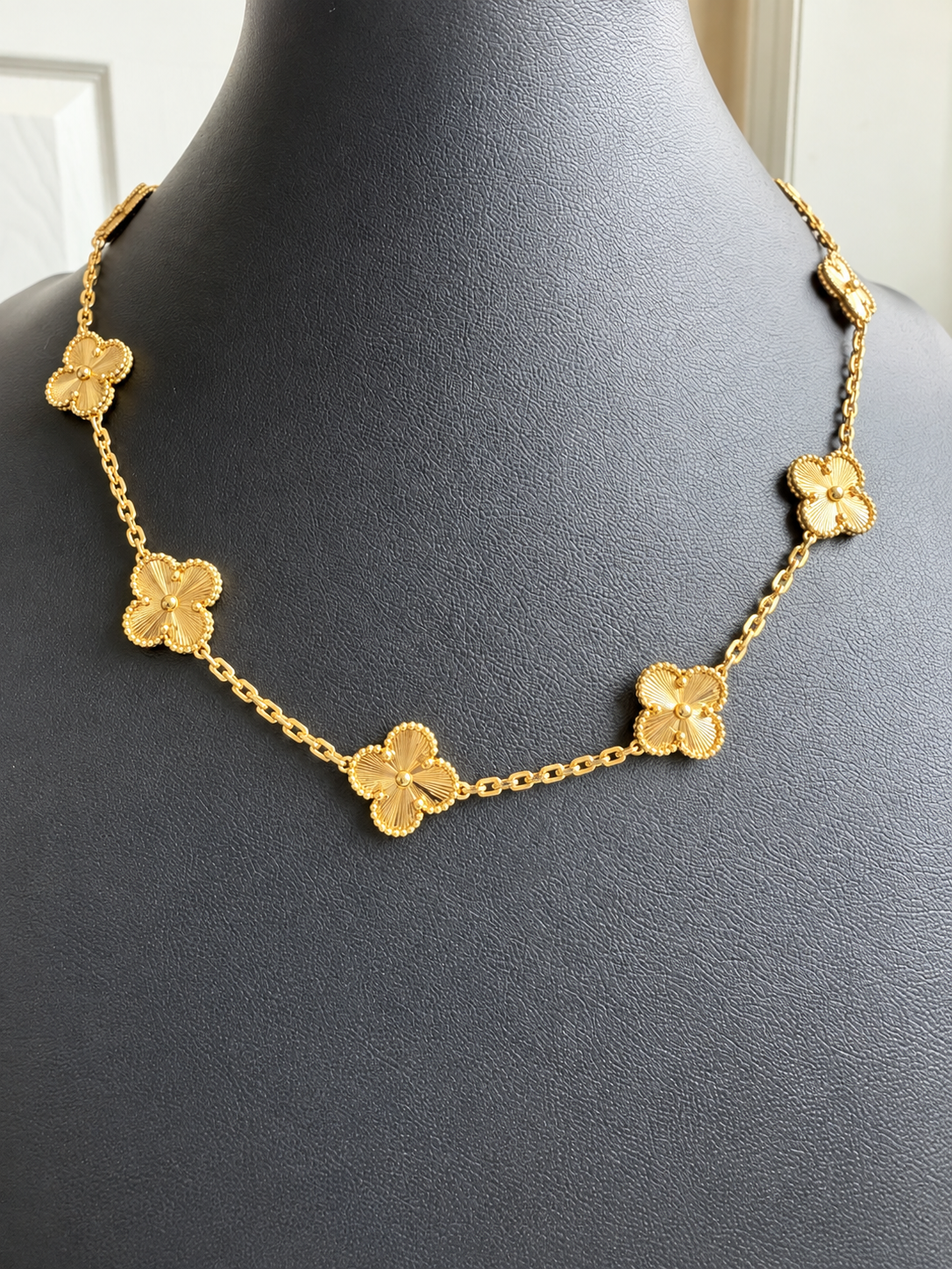 18K Solid Gold 10-Motifs Clover Necklace