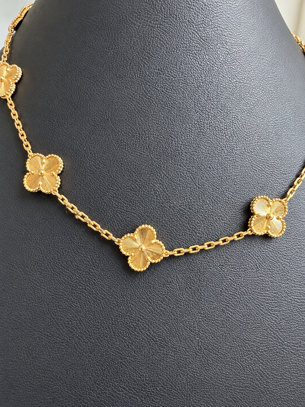 18K Solid Gold 10-Motifs Clover Necklace
