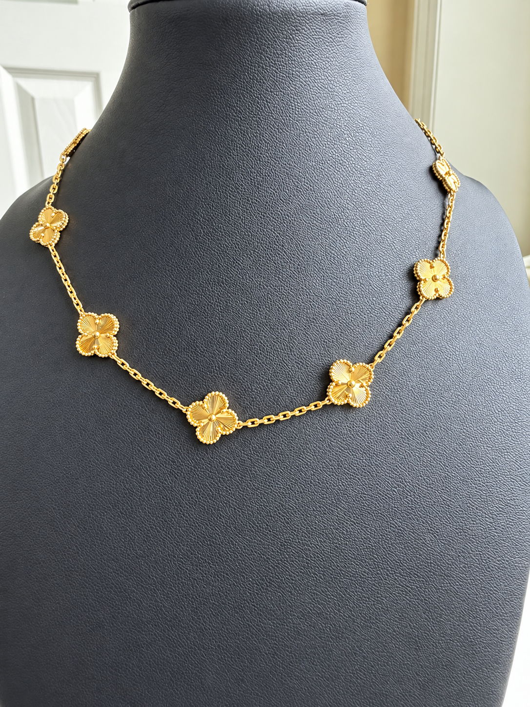 18K Solid Gold 10-Motifs Clover Necklace