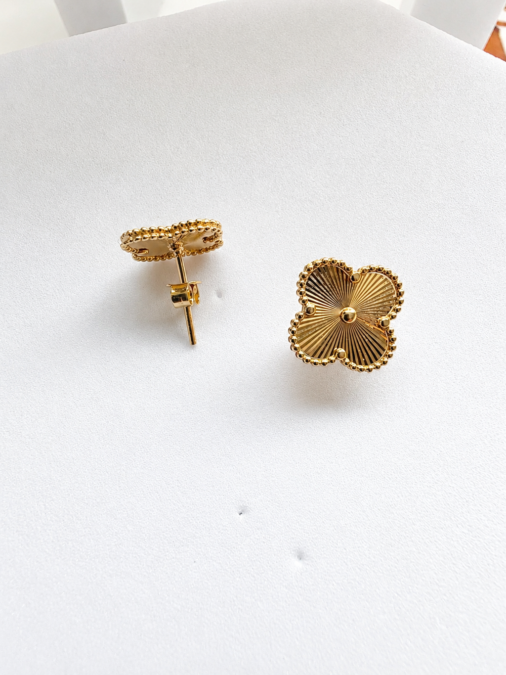 18K solid gold clover stud earrings