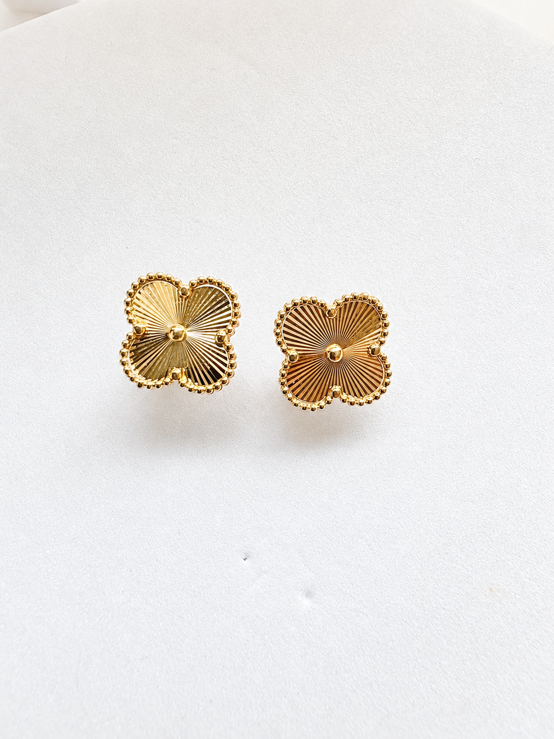 18K solid gold clover stud earrings