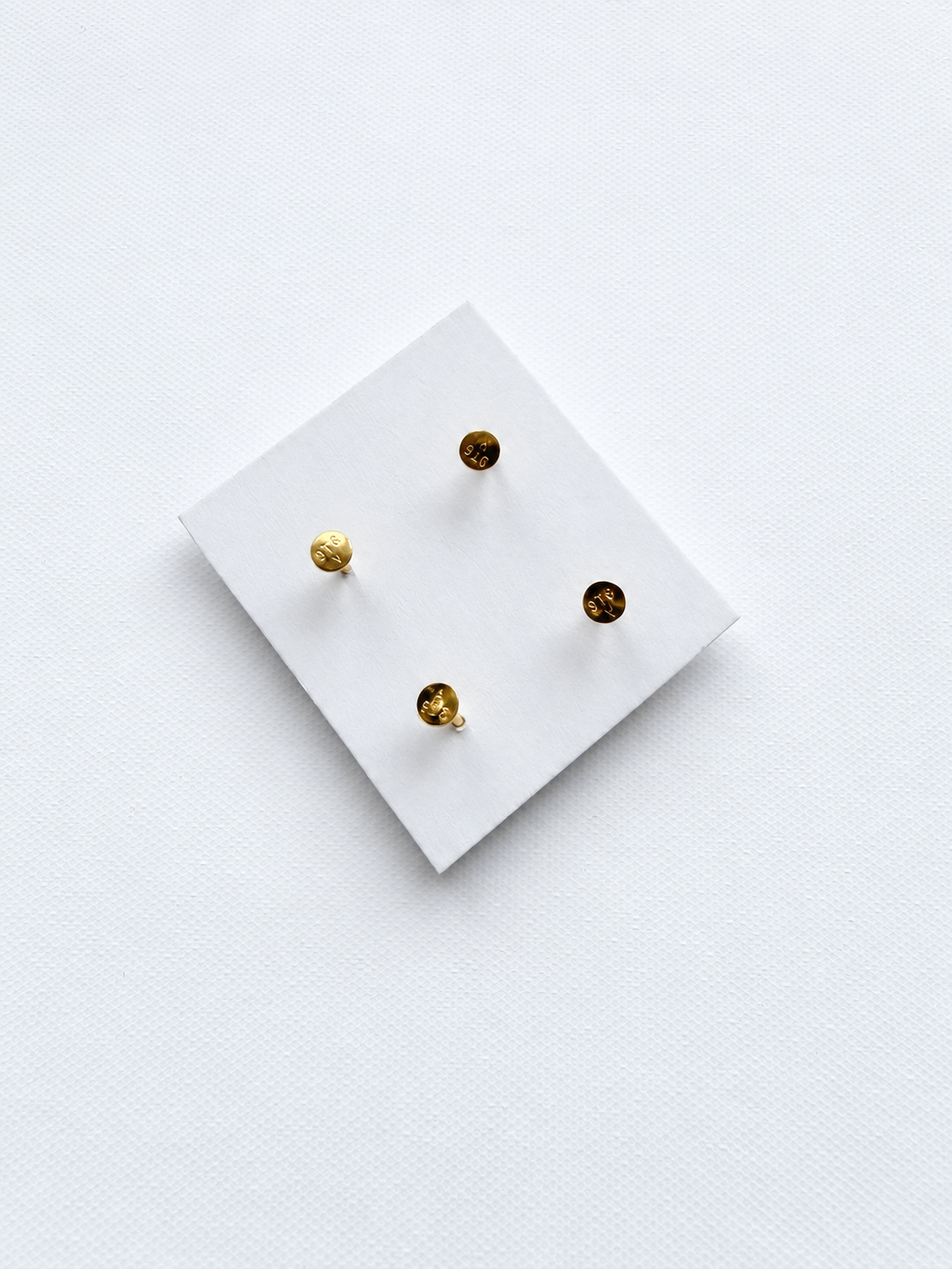22K Solid Gold Screw Flat-Back Nose Pin