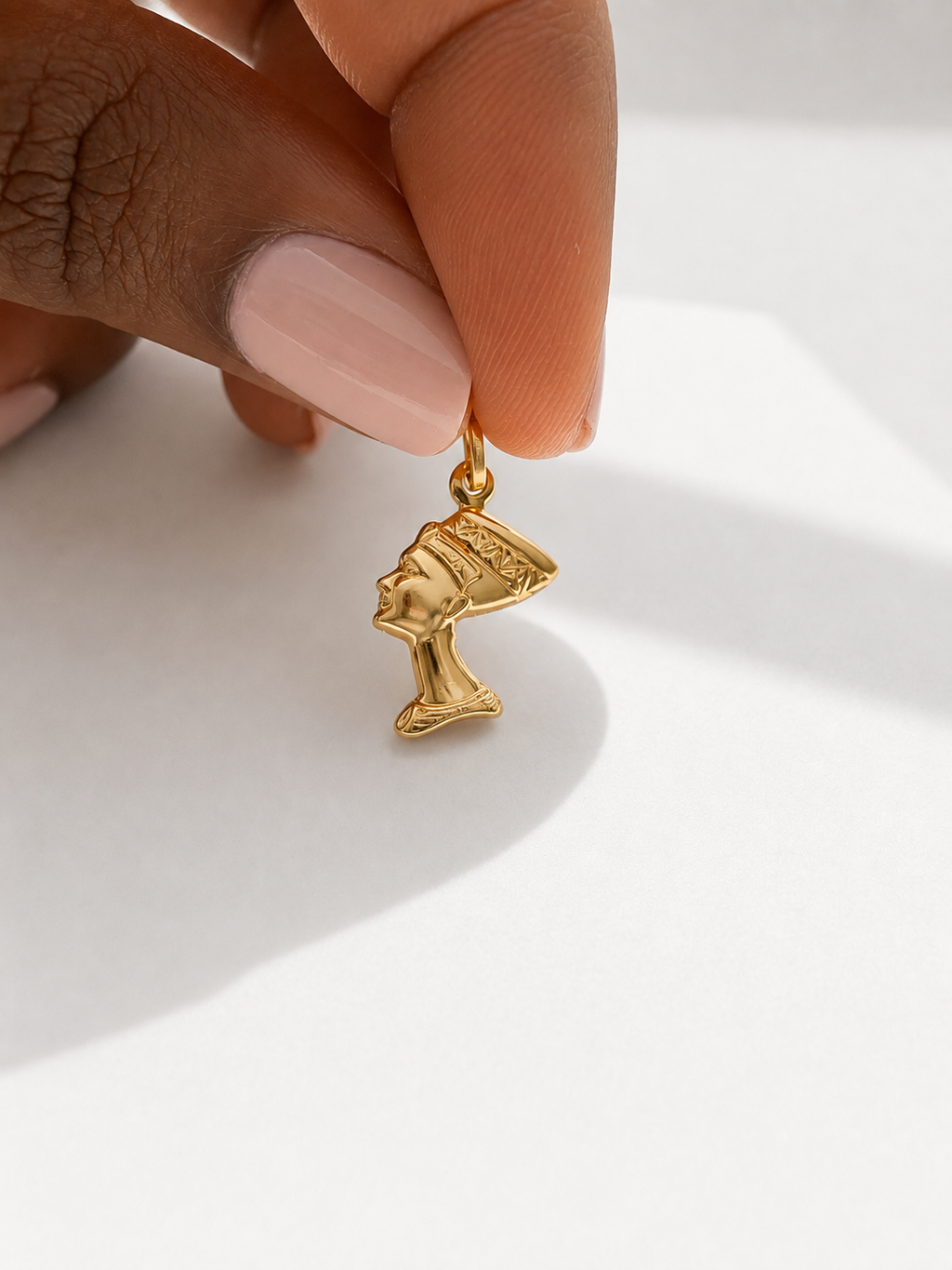 18K Solid Gold Nefertiti Pendant
