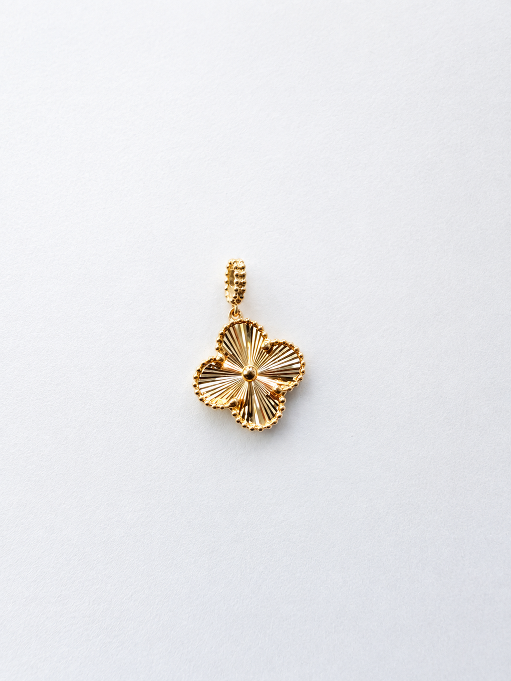 18K Solid Gold Clover Pendant