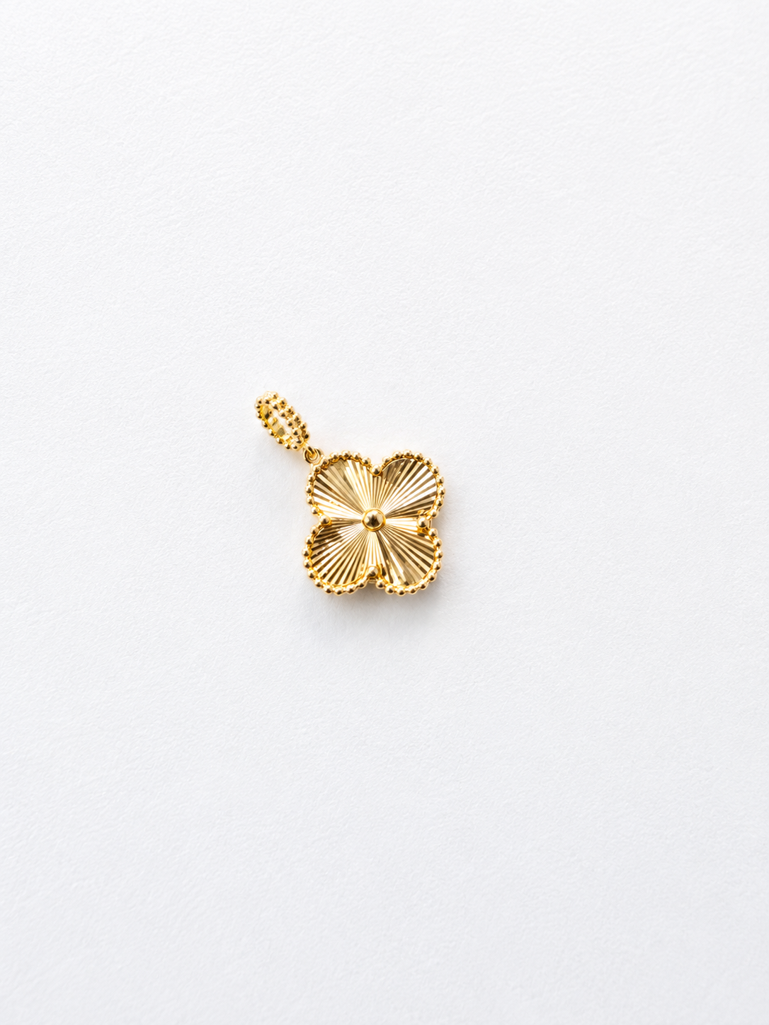 18K Solid Gold Clover Pendant