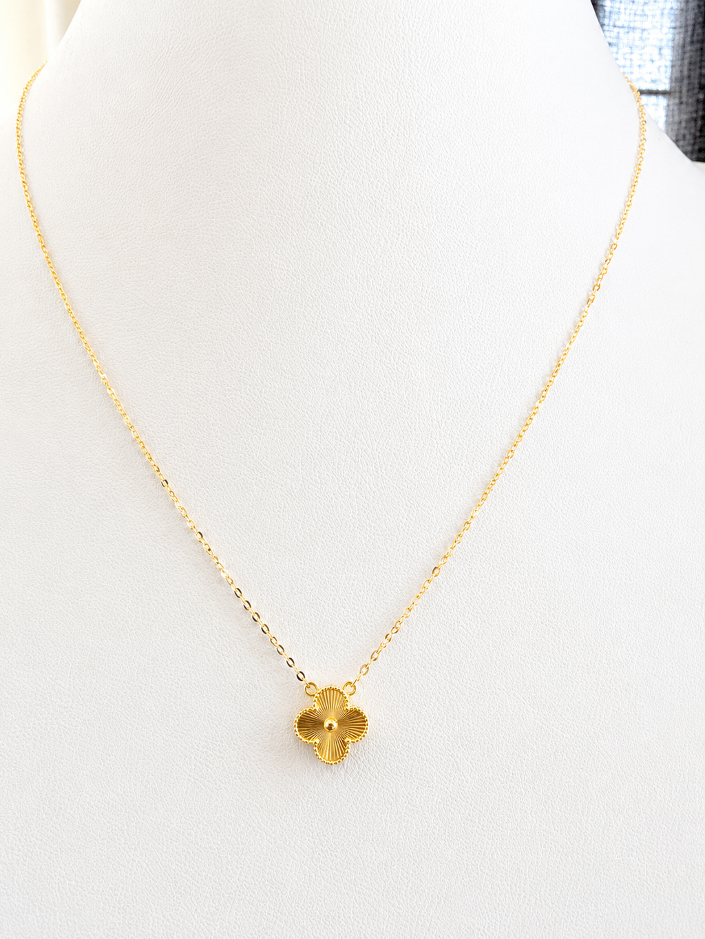 18K Solid Gold Mini Clover Necklace