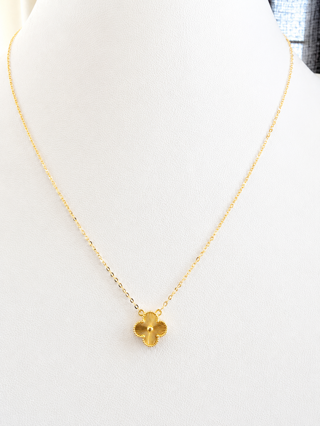 18K Solid Gold Mini Clover Necklace
