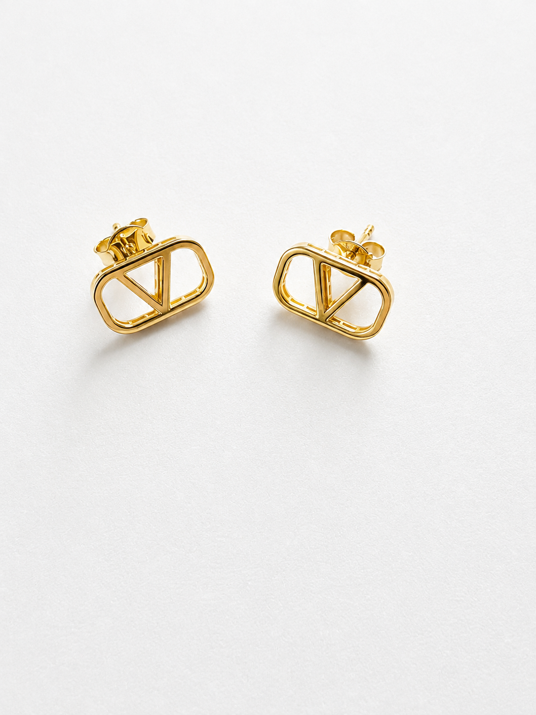 18K Solid Gold V Stud Earrings