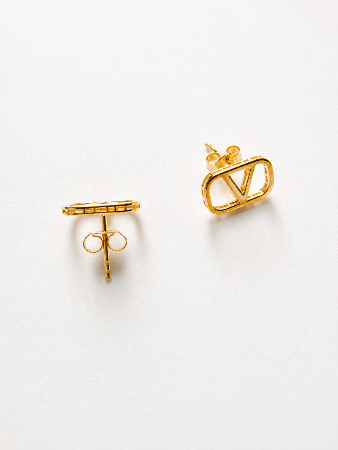 18K Solid Gold V Stud Earrings