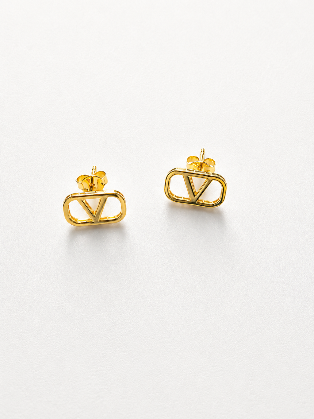 18K Solid Gold V Stud Earrings