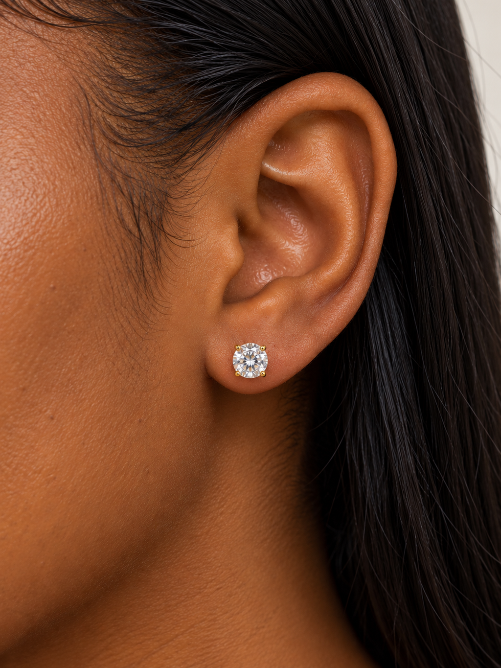 18K Classic Gold Stud Earrings with stone