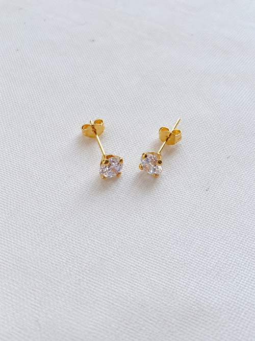 18K Classic Gold Stud Earrings with stone
