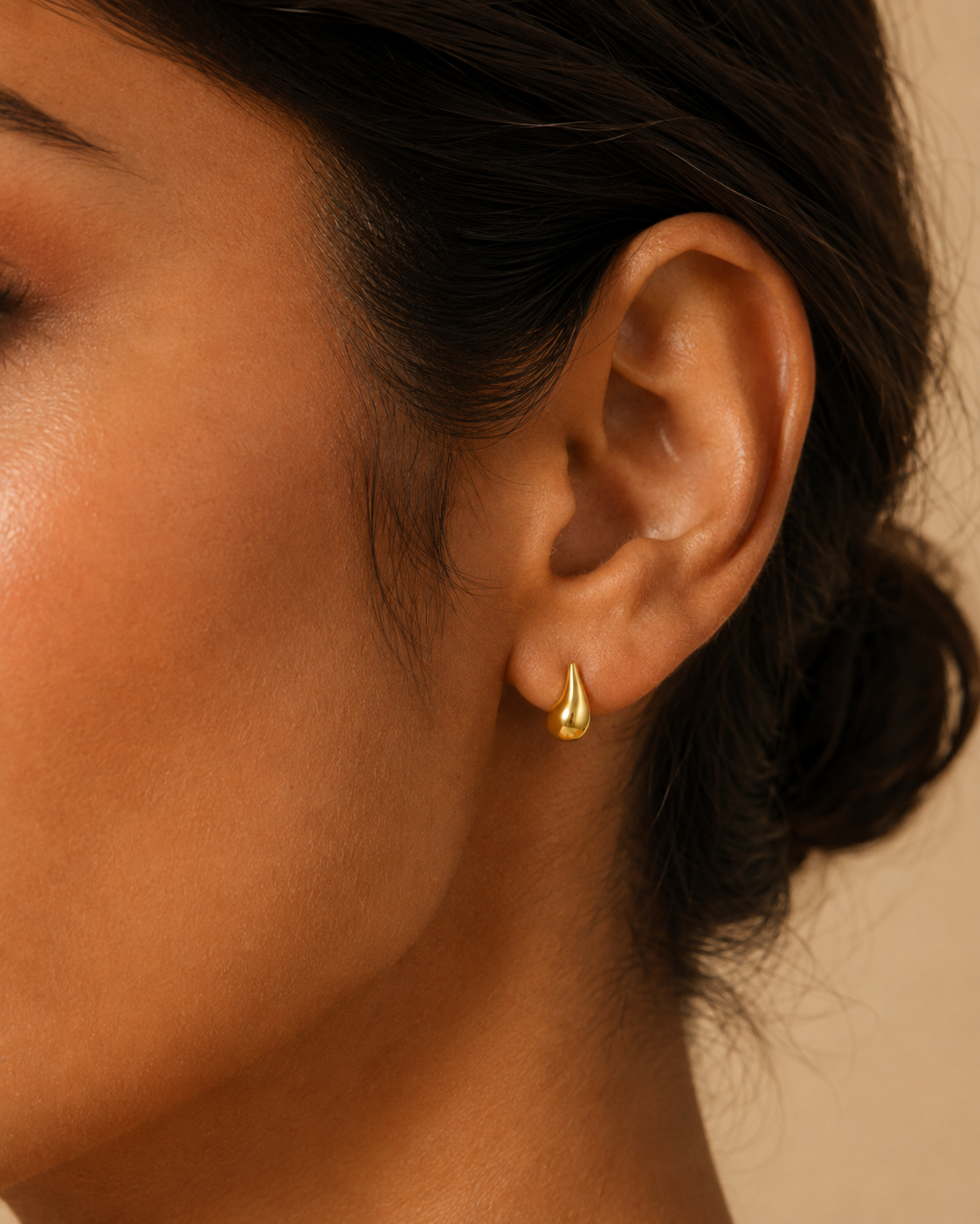 18K Solid Gold Small Teardrop Stud Earrings