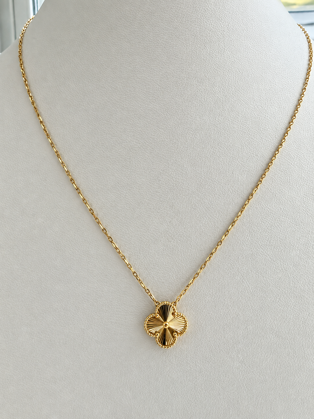 18K Solid Gold Clover Pendant Necklace