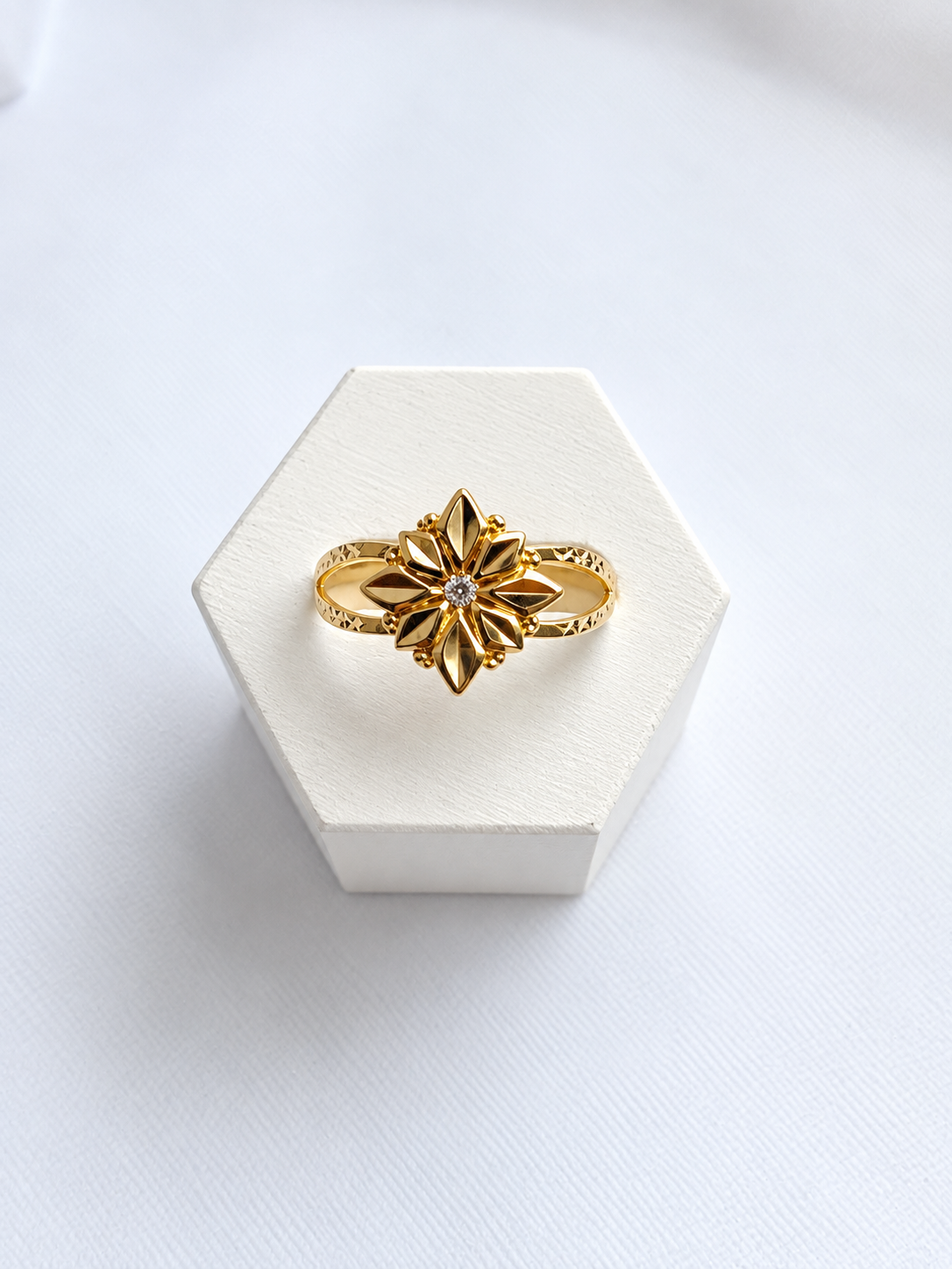 18K Solid Gold Floral Ring