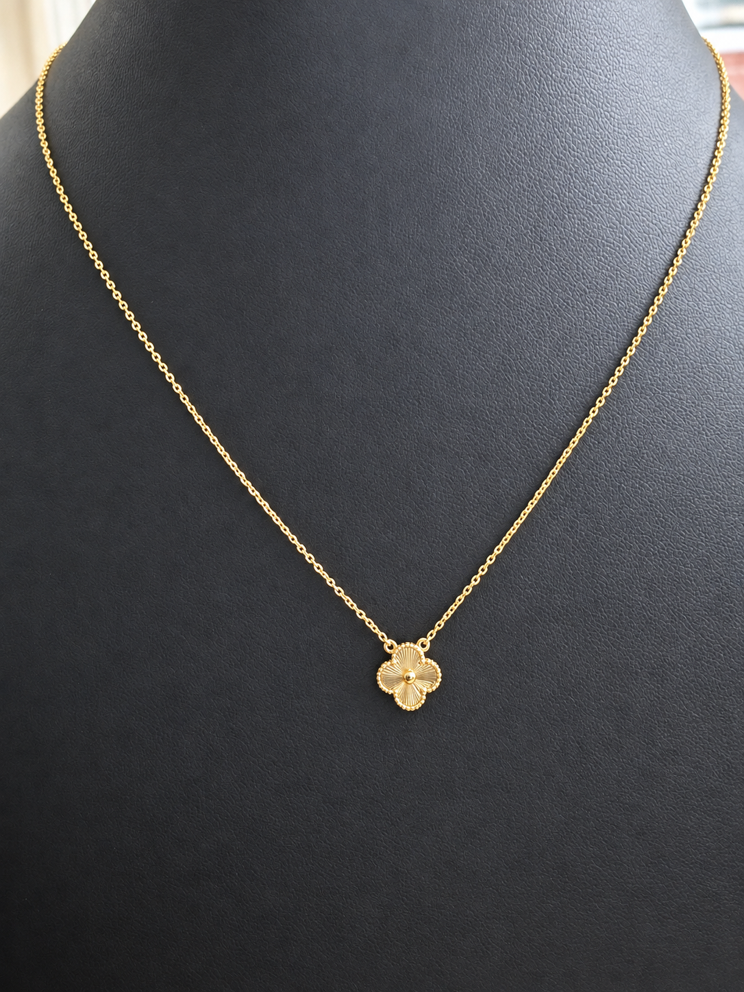 18K Solid Gold Mini Clover Necklace