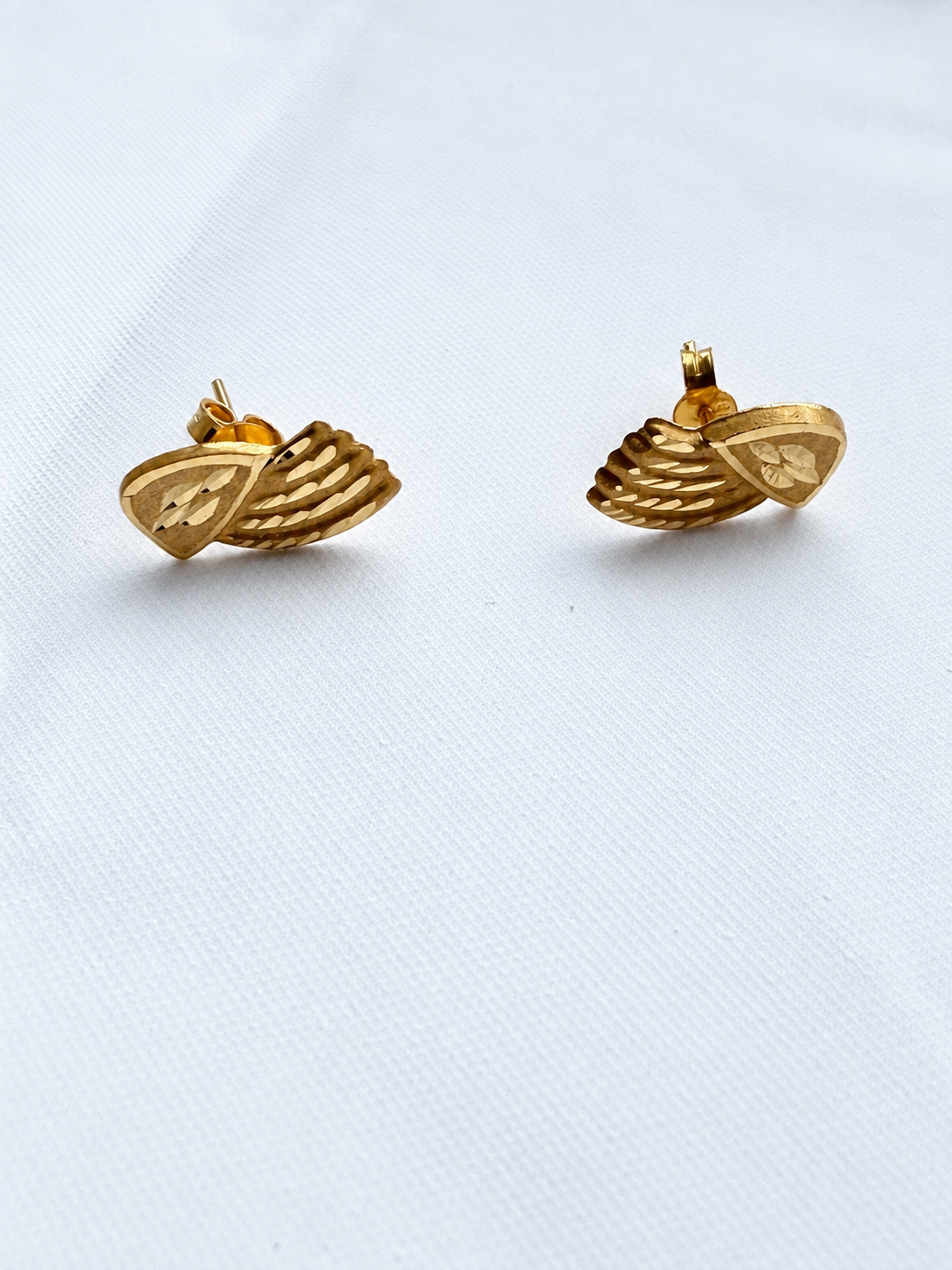 21K Solid Gold Wing Leaf-Inspired Stud Earrings