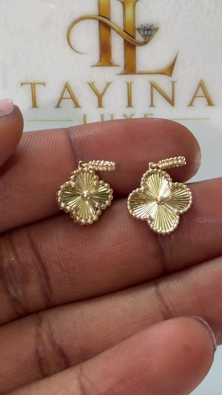 18K Solid Gold Clover Pendant